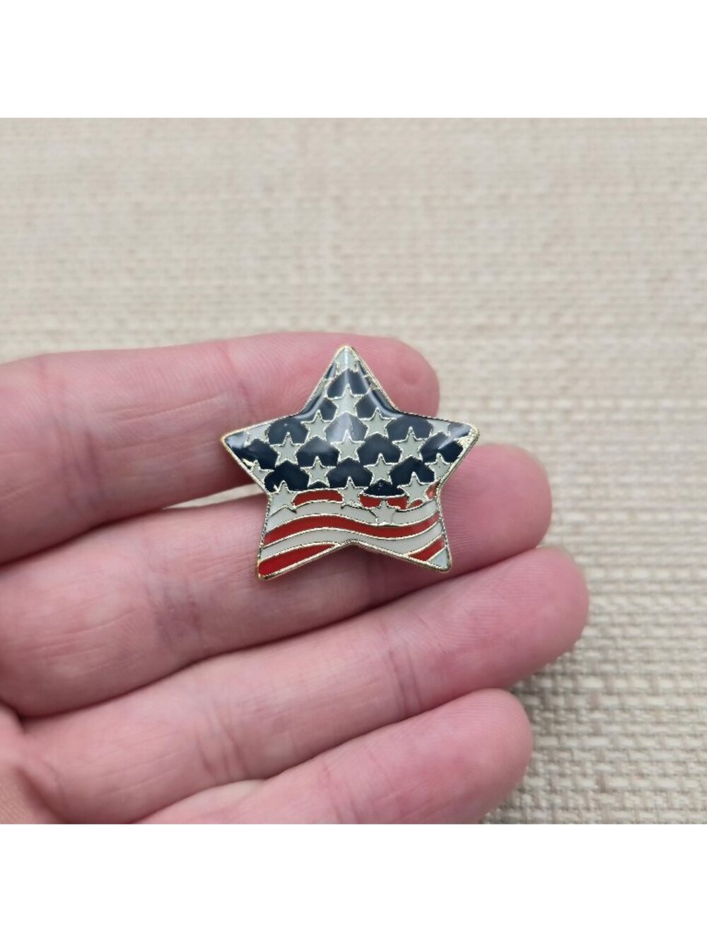 American Flag Star Enamel Lapel Pin — Patriotic USA Emblem Badge A8972